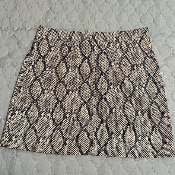 SHE & SKY~PYTHON~PRINT SKIRT~NWT~M - Picture 3 of 7
